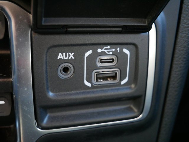 Used 2024 Jeep Wrangler Unlimited Sahara w/ Safety Group AWD/4WD image 26
