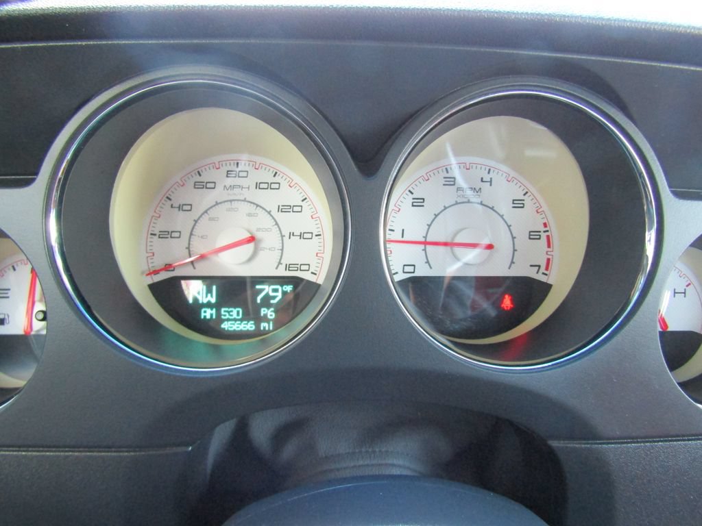 Used 2014 Dodge Challenger R/T RWD image 16