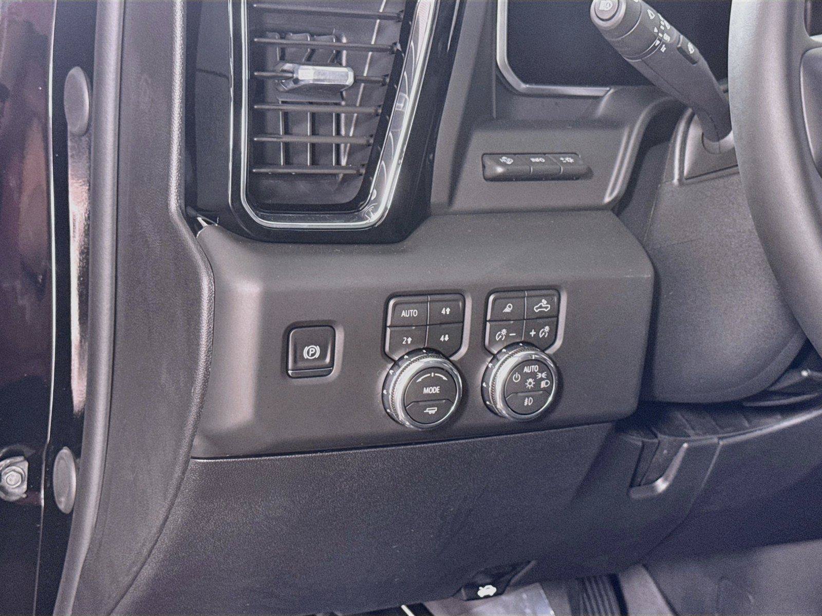 New 2026 GMC Sierra 3500 Denali w/ Denali Reserve Package AWD/4WD image 4