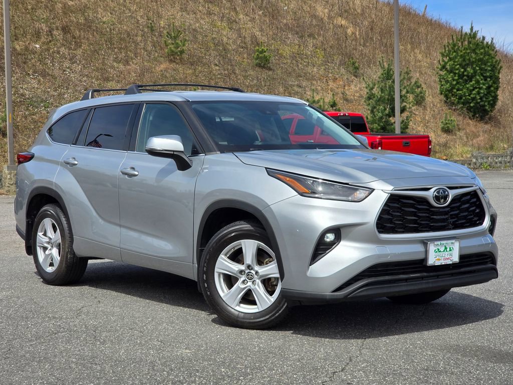 Used 2021 Toyota Highlander LE image 12