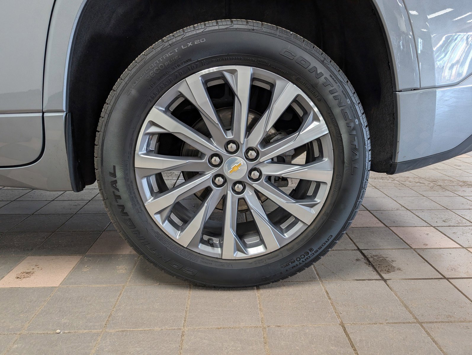 Used 2023 Chevrolet Traverse Premier image 35