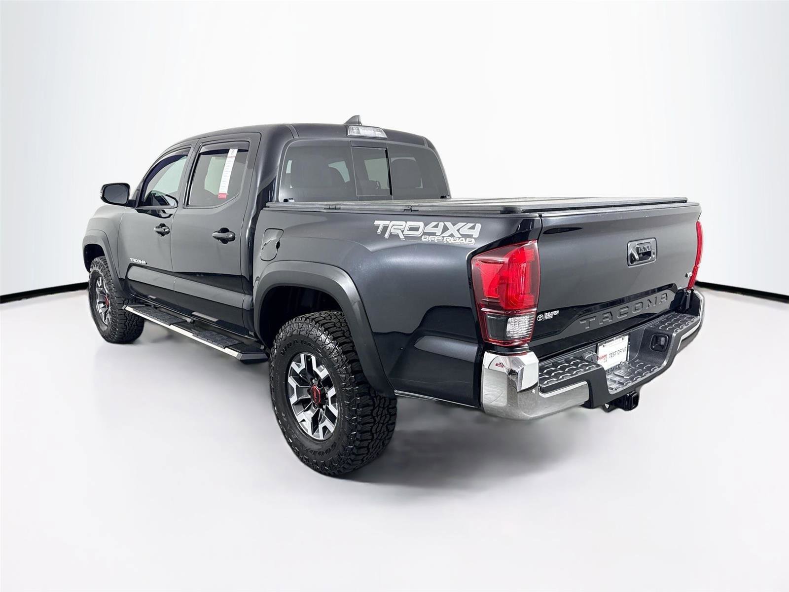 Used 2019 Toyota Tacoma TRD Off-Road image 12