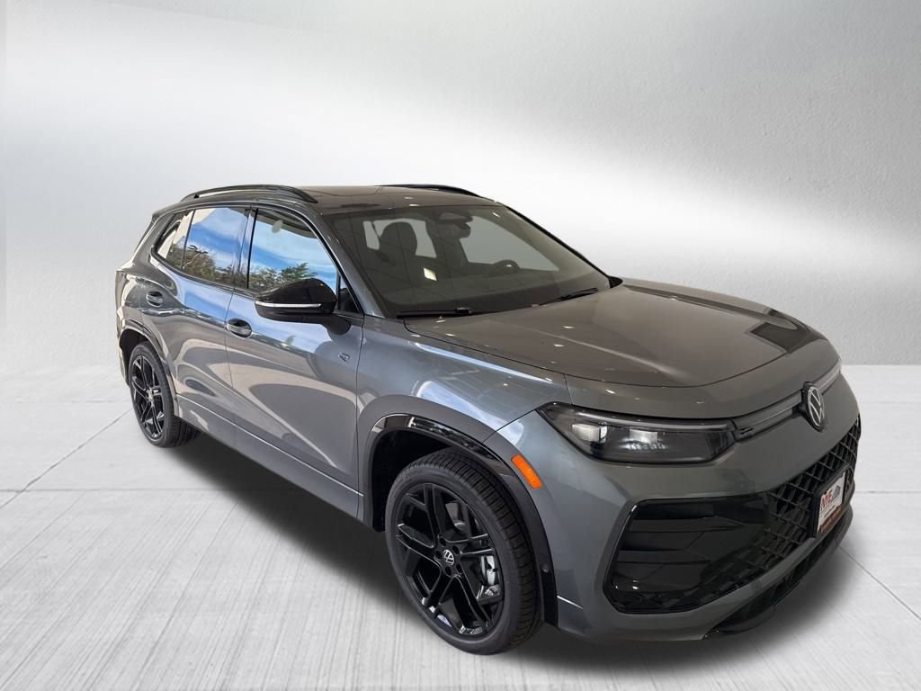 New 2025 Volkswagen Tiguan SE R-Line image 7