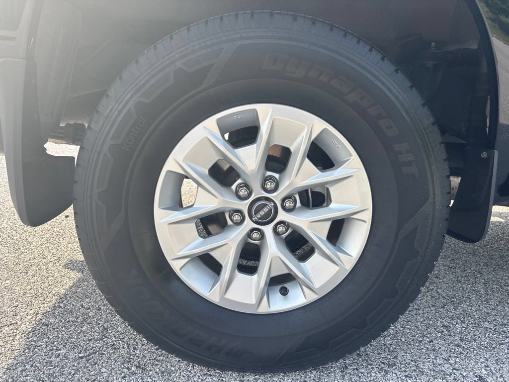 Used 2024 Nissan Frontier SV w/ Tow Package AWD/4WD image 3