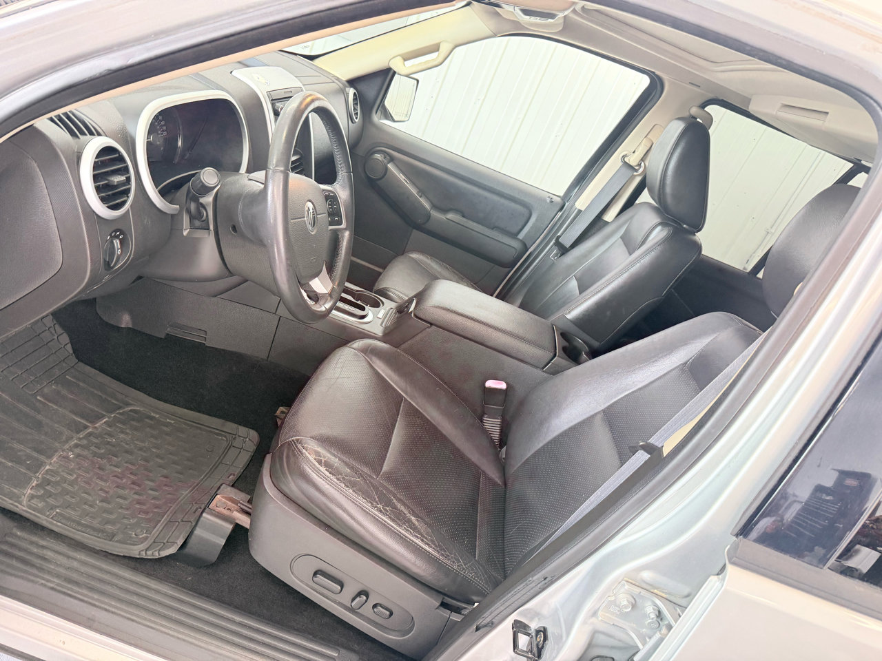 Used 2010 Mercury Mountaineer Premier image 18