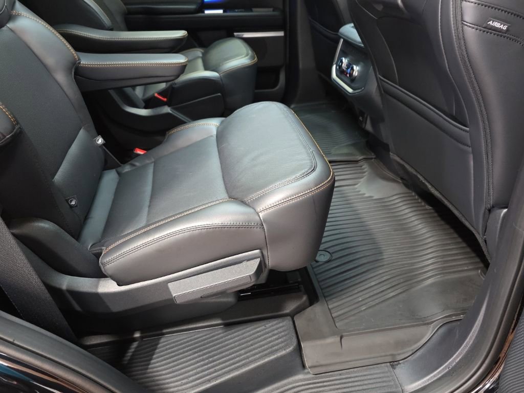 Used 2025 Ford Expedition Tremor image 13