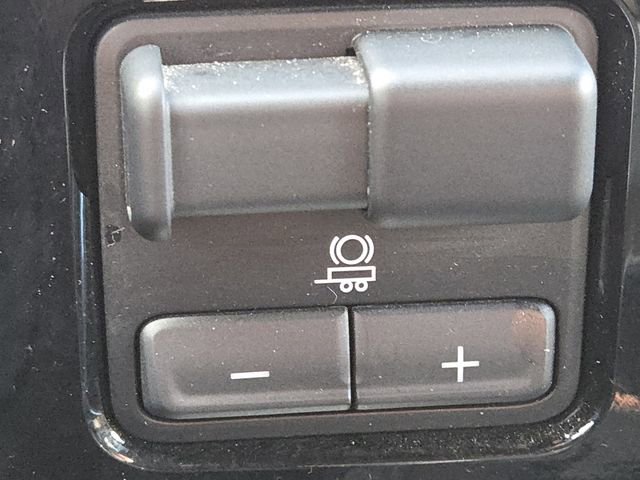 Used 2024 Chevrolet Silverado 2500 High Country w/ Technology Package image 7