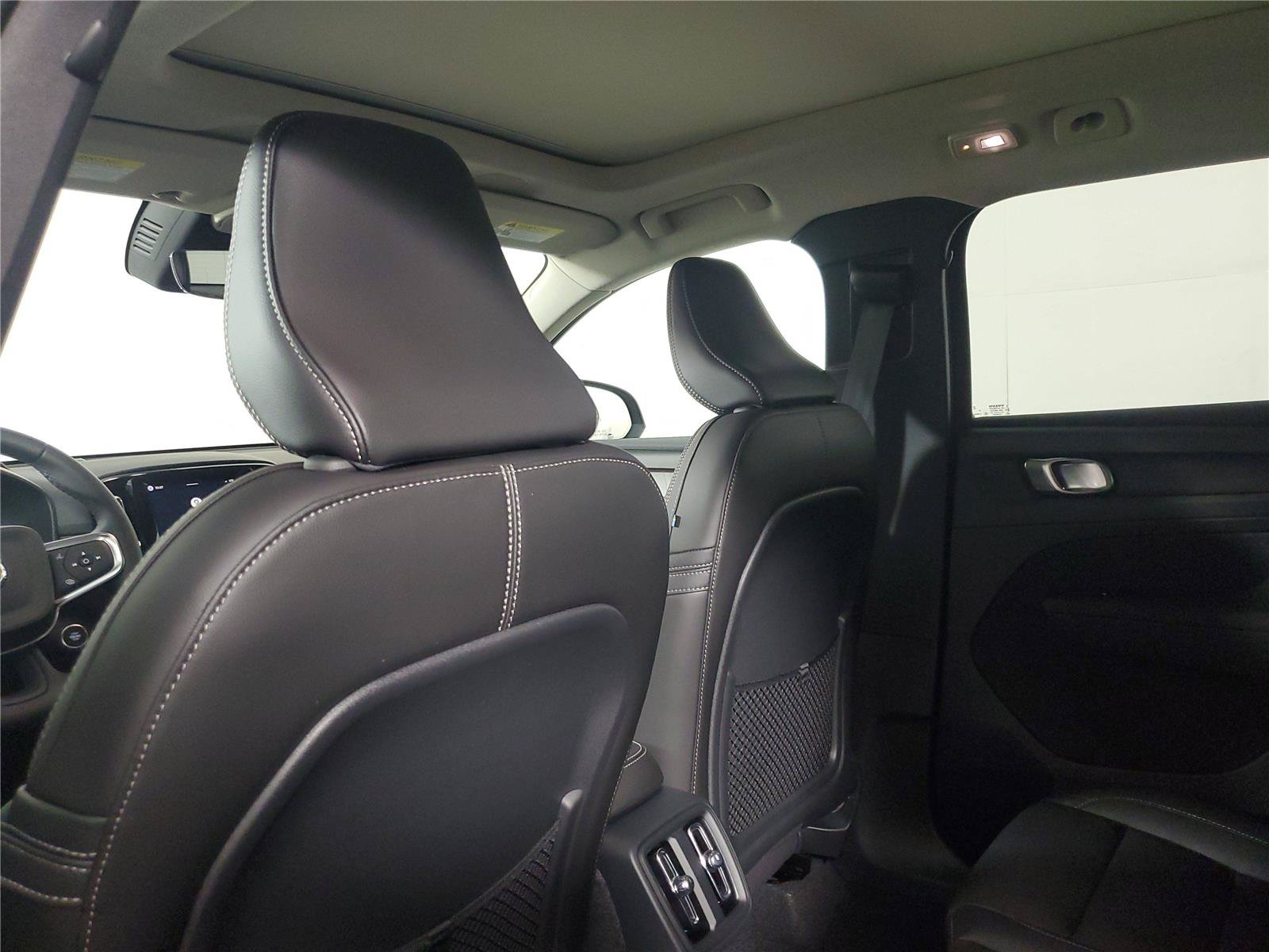 New 2026 Volvo XC40 B5 Plus w/ Protection Package Premier AWD/4WD image 14