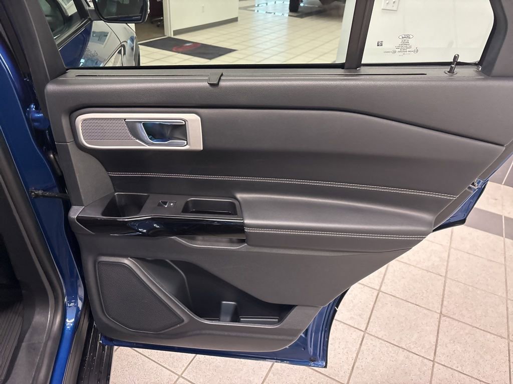 Used 2021 Ford Explorer ST w/ Equipment Group 401A AWD/4WD image 18