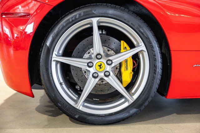 Used 2010 Ferrari 458 Italia Coupe RWD image 26