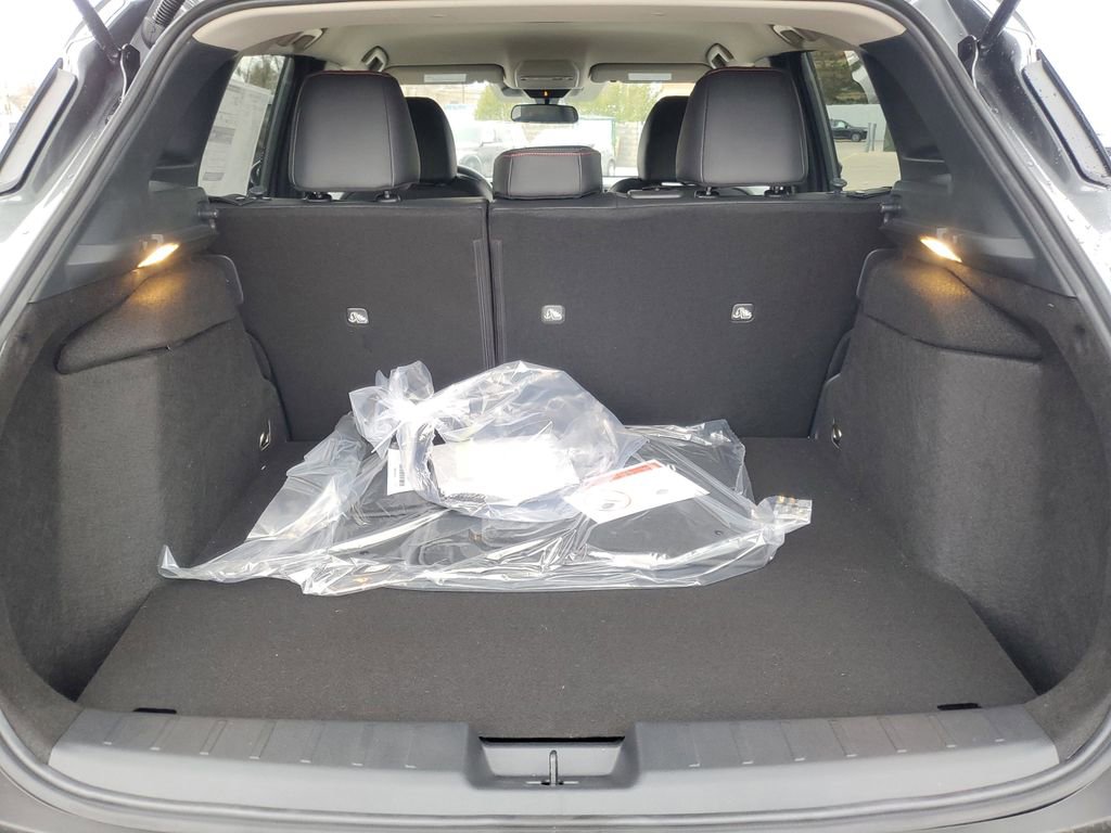 New 2025 Nissan Kicks SR image 9