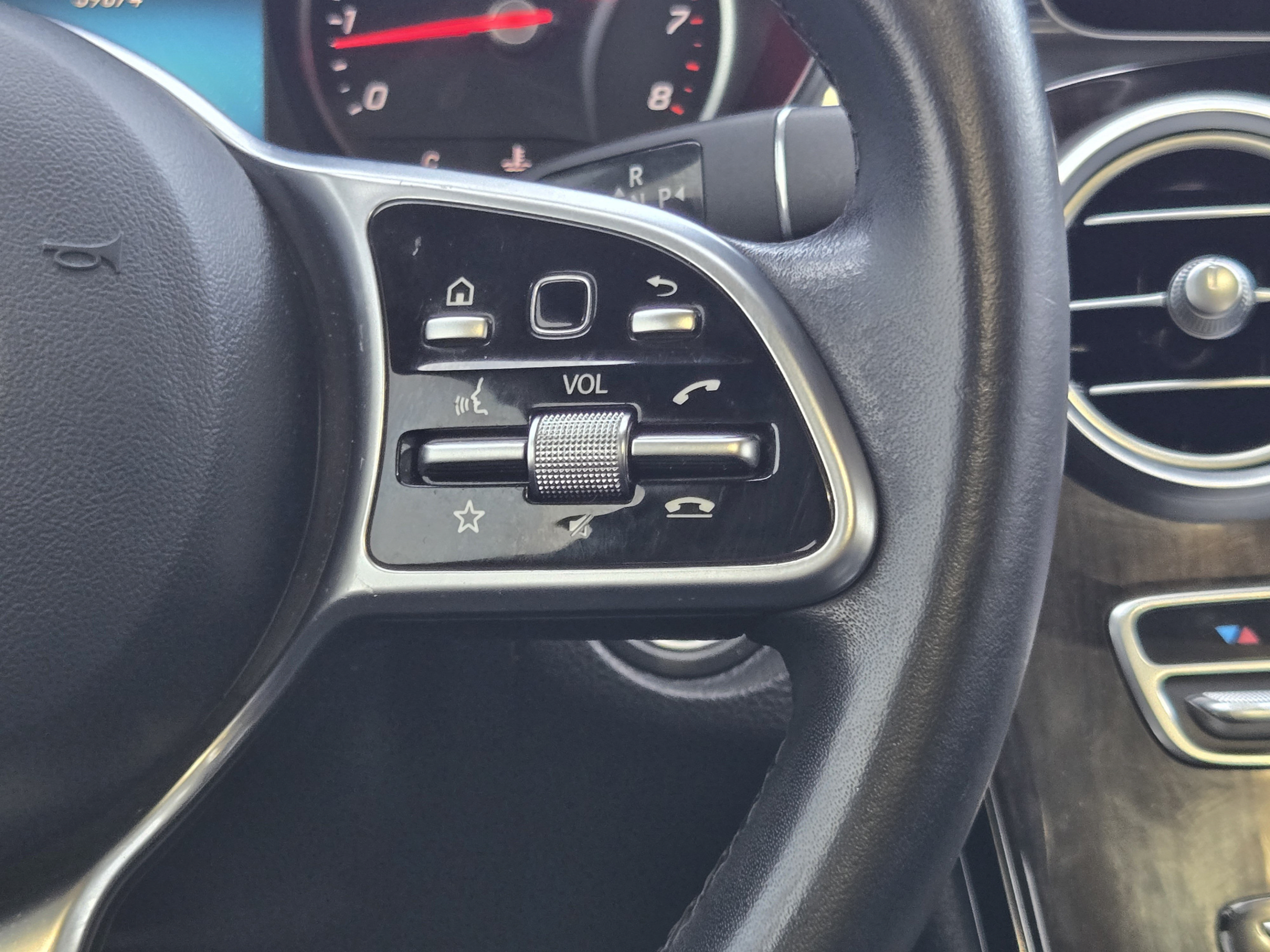 Used 2020 Mercedes-Benz GLC 300 image 26