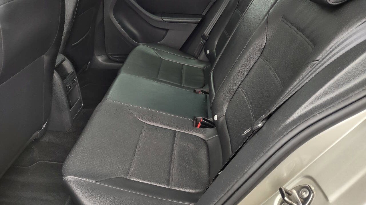Used 2013 Volkswagen Jetta SE image 26