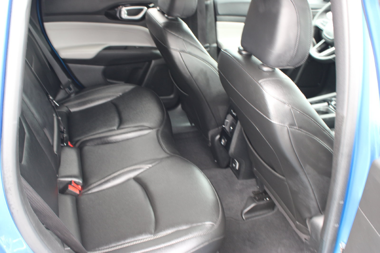 Used 2025 Jeep Compass Limited AWD/4WD image 24