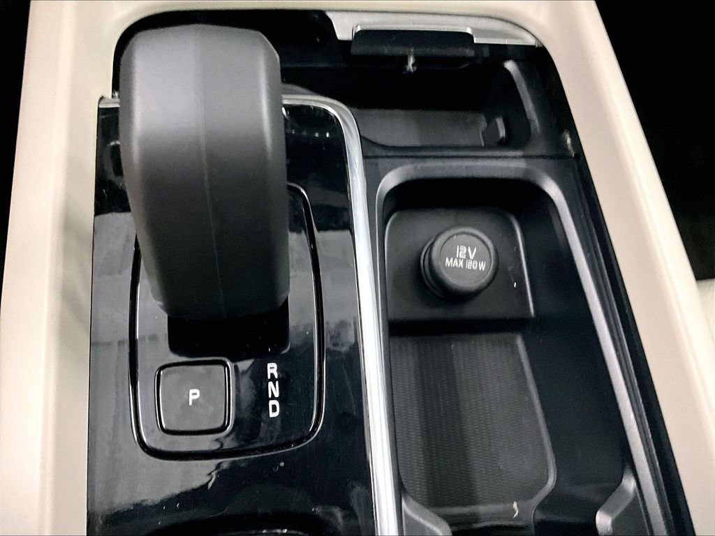 Used 2024 Volvo XC60 B5 Plus image 26