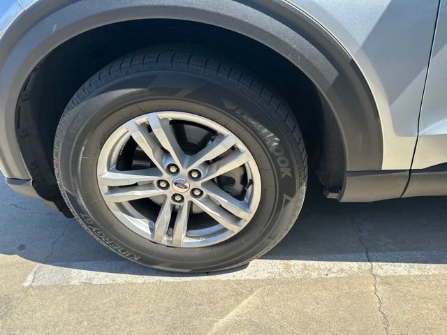 Used 2023 Ford Explorer XLT RWD image 17
