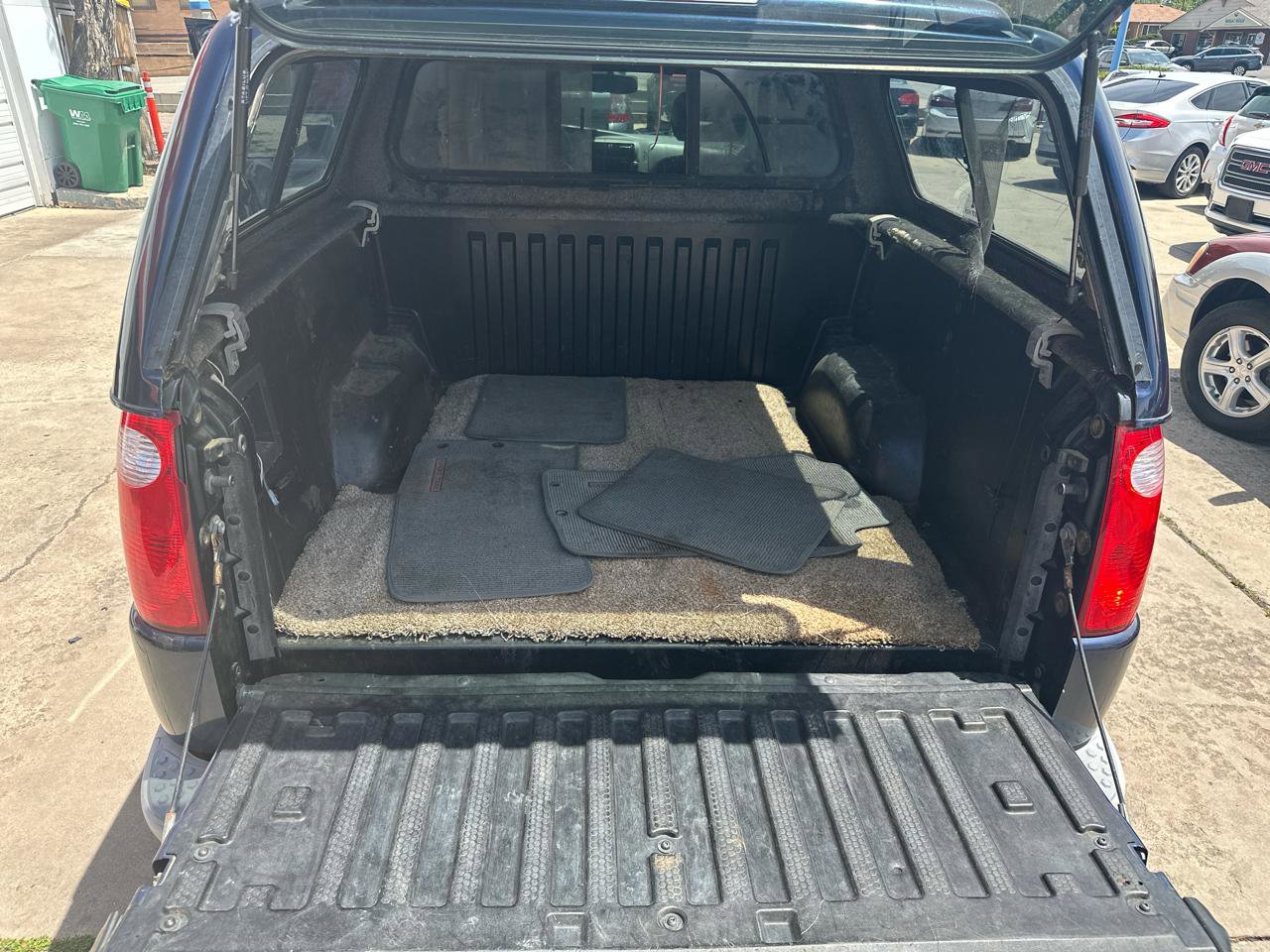 Used 2003 Ford Explorer Sport Trac XLS AWD/4WD image 14