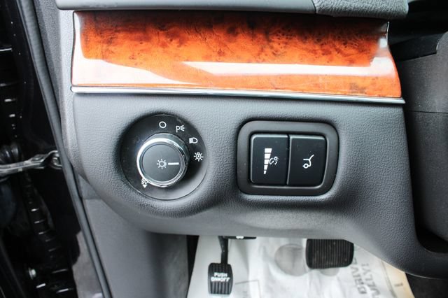 Used 2019 Lincoln MKT AWD image 16