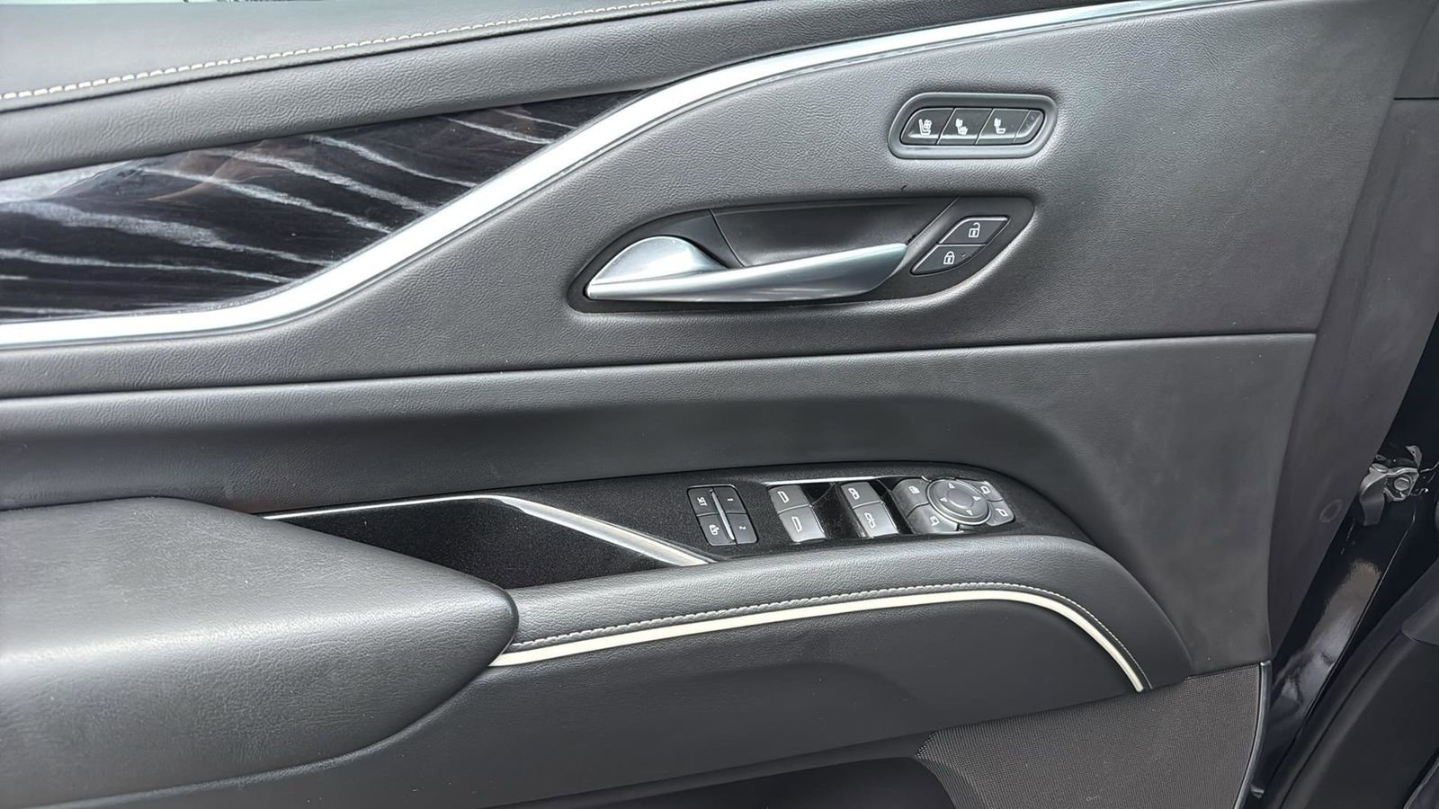 Used 2022 Cadillac Escalade Sport w/ Heavy-Duty Trailer Package image 12