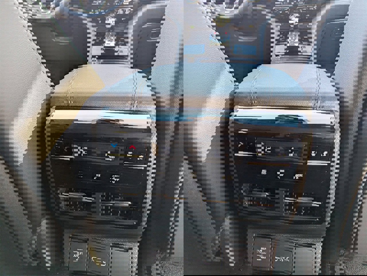 Certified 2025 Acura MDX FWD image 16