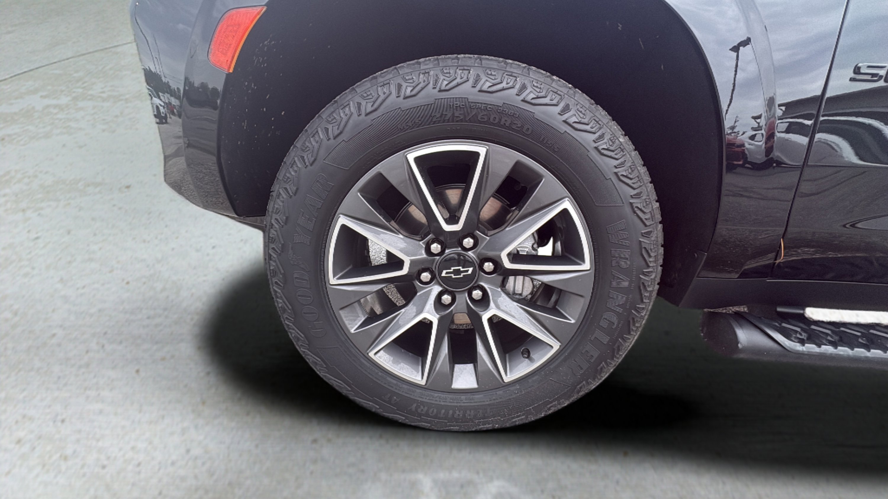 Used 2023 Chevrolet Suburban Z71 w/ Z71 Off-Road Package image 15