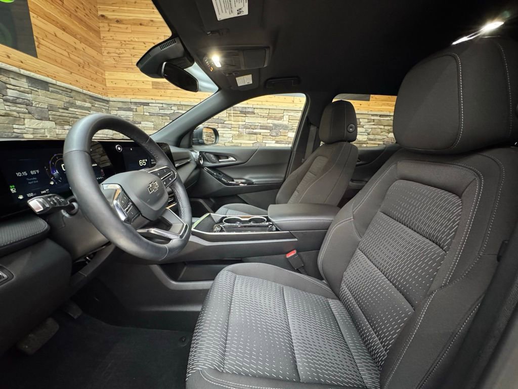 Used 2025 Chevrolet Equinox LT w/ Midnight Edition image 30