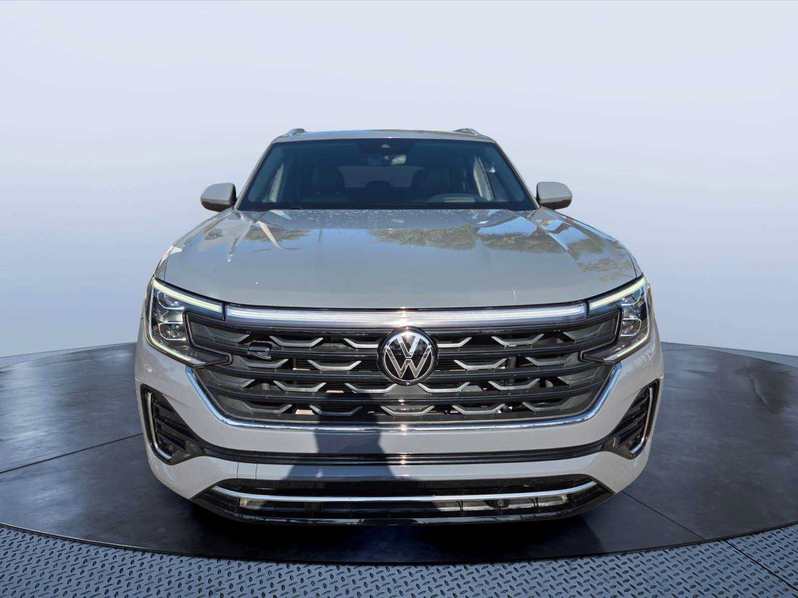 Used 2024 Volkswagen Atlas Cross Sport SEL R-Line AWD/4WD image 15