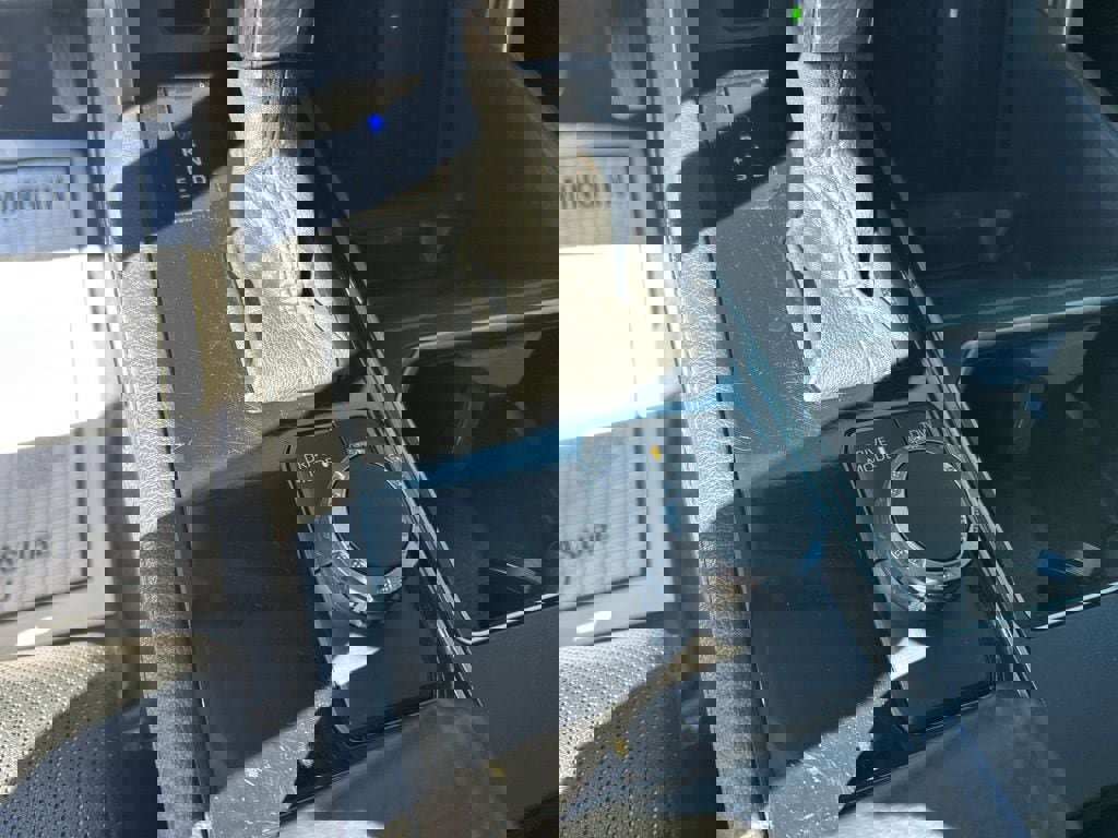 Used 2023 Toyota Tundra Limited w/ Power Package image 11