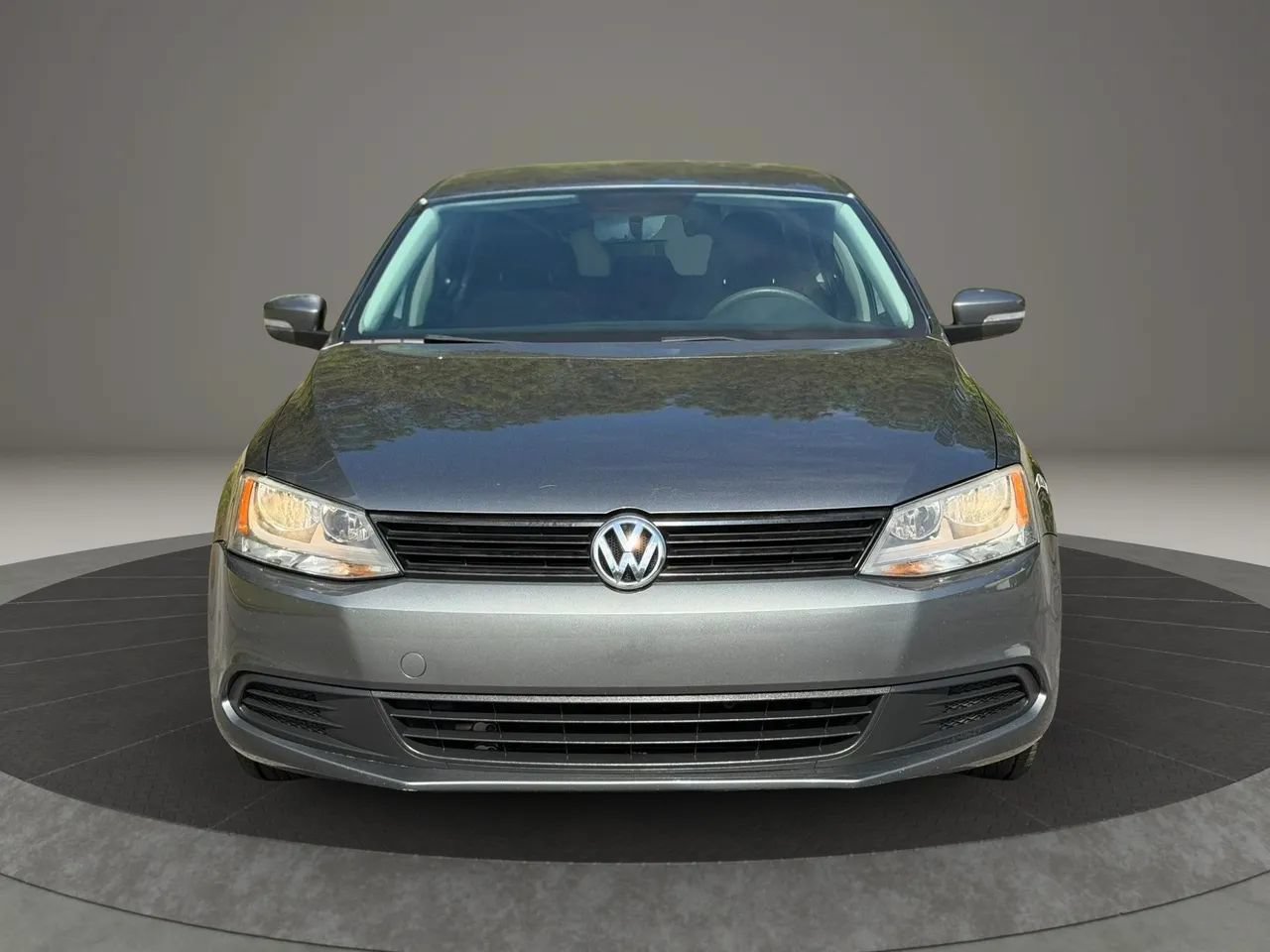 Used 2012 Volkswagen Jetta SE FWD image 2