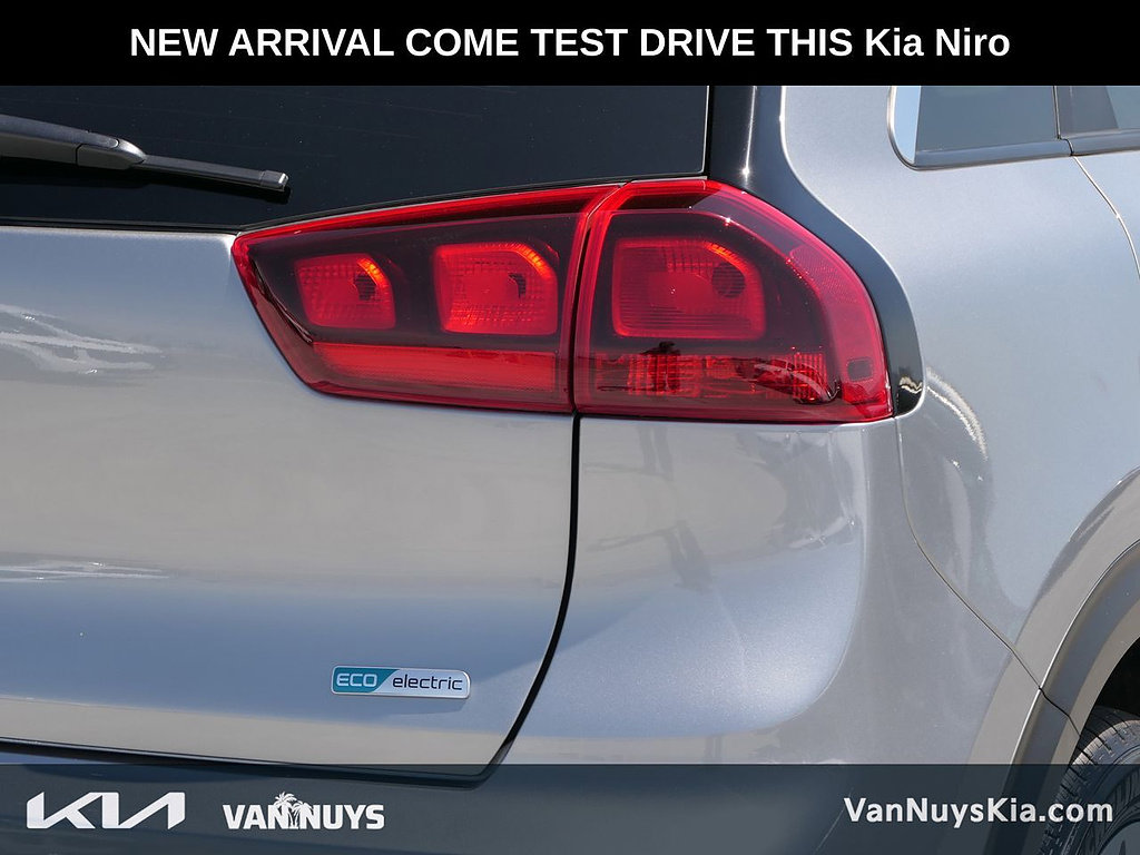 Used 2022 Kia Niro EX FWD image 4