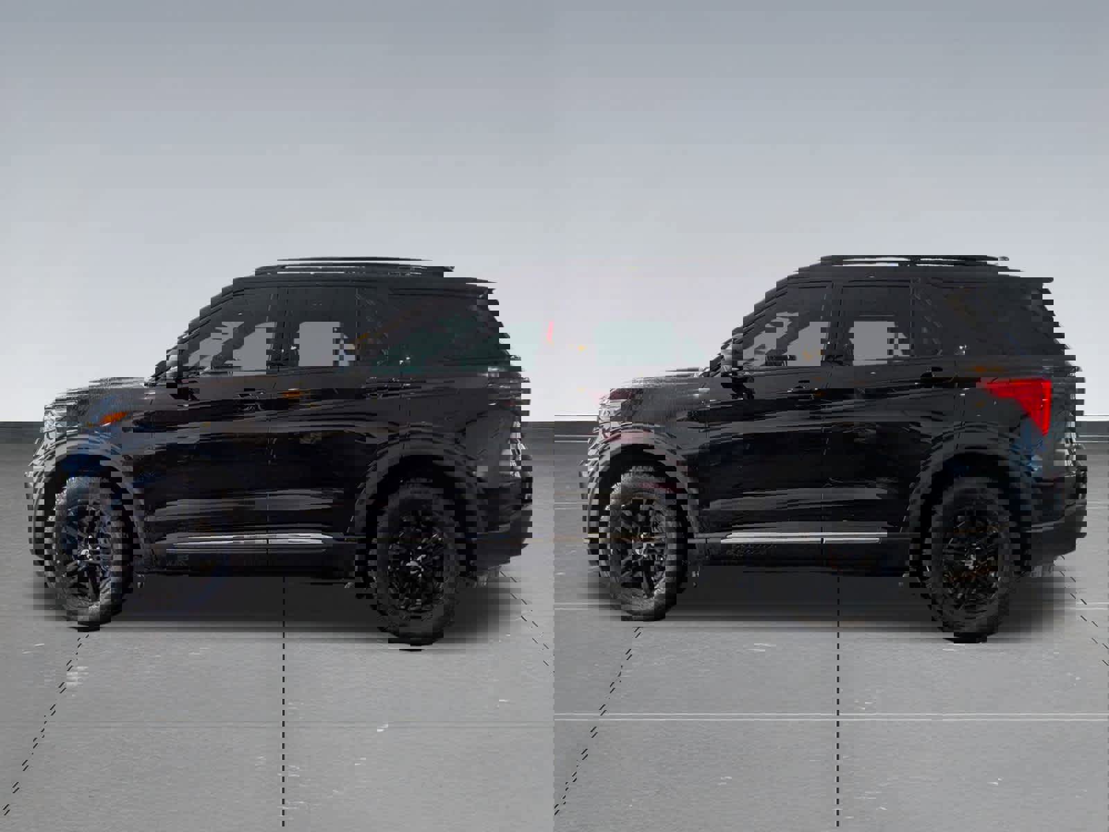 Used 2020 Ford Explorer XLT w/ Equipment Group 202A image 3