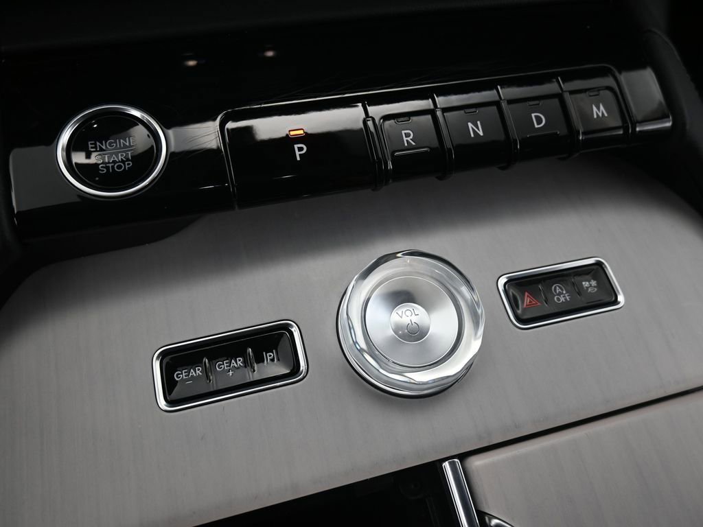 Used 2025 Lincoln Navigator Reserve image 19