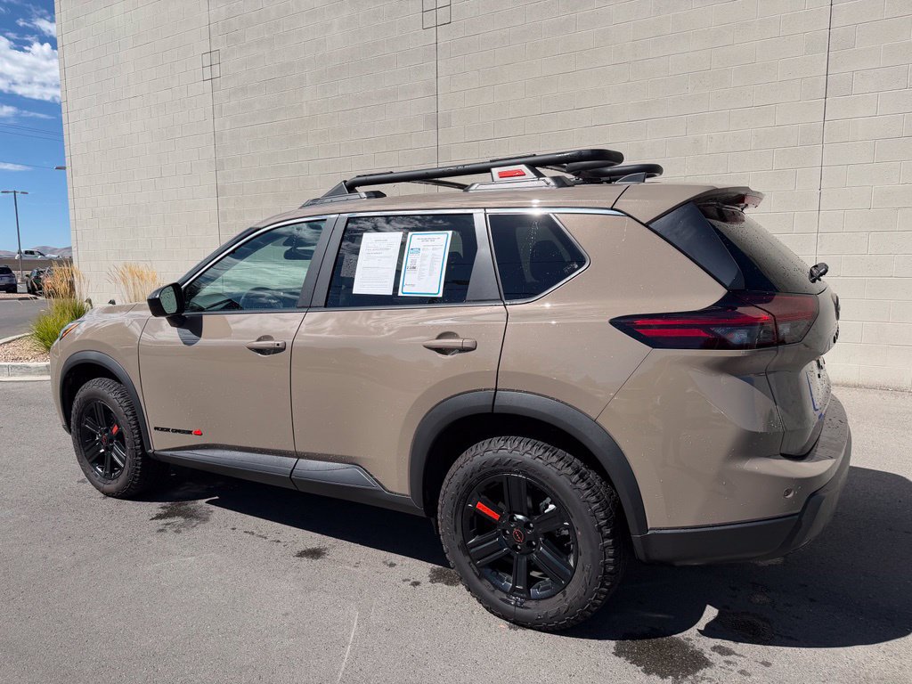 Used 2026 Nissan Rogue SV AWD/4WD image 3
