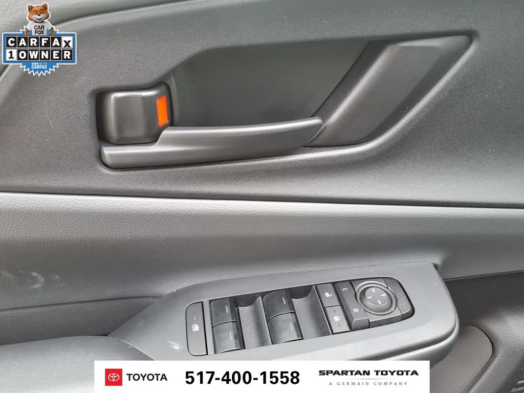Used 2025 Toyota Prius LE FWD image 13