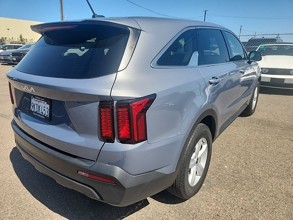 Certified 2023 Kia Sorento LX FWD image 12