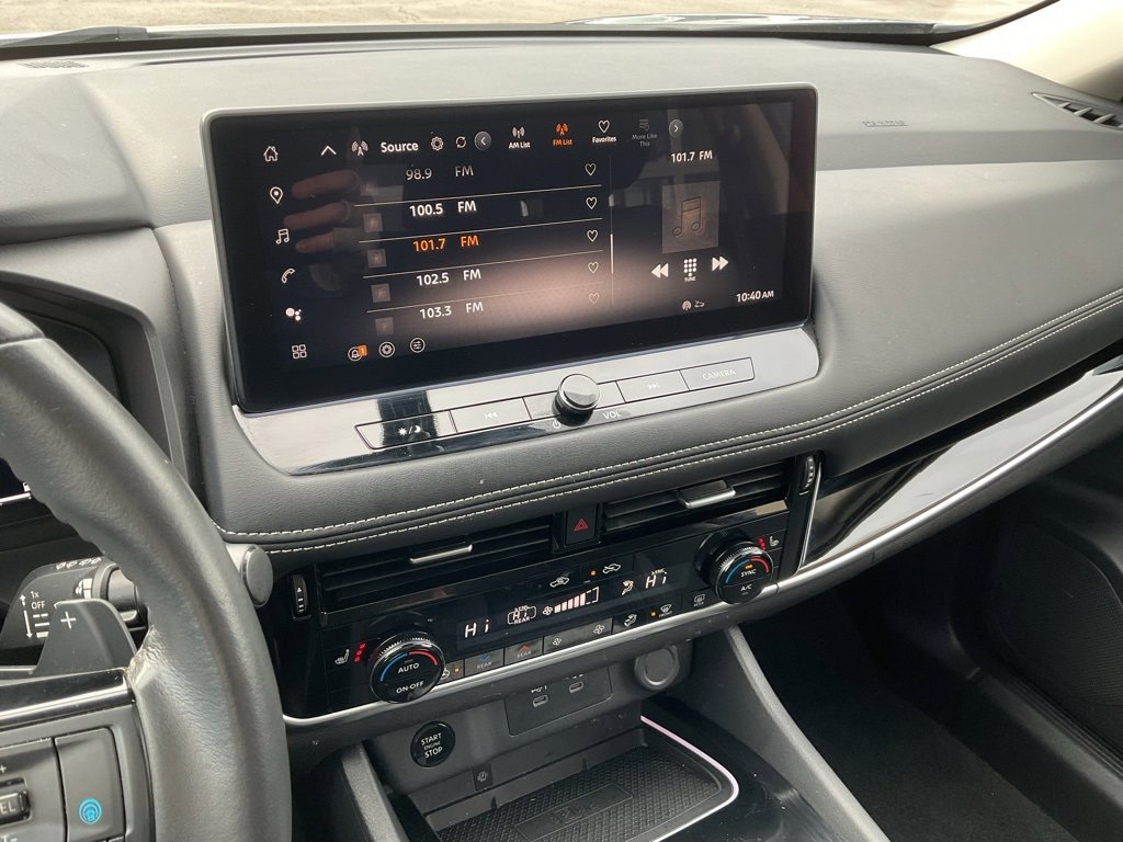 Used 2024 Nissan Rogue SL w/ SL Premium Package image 14