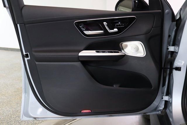 Used 2024 Mercedes-Benz GLC 300 4MATIC image 19