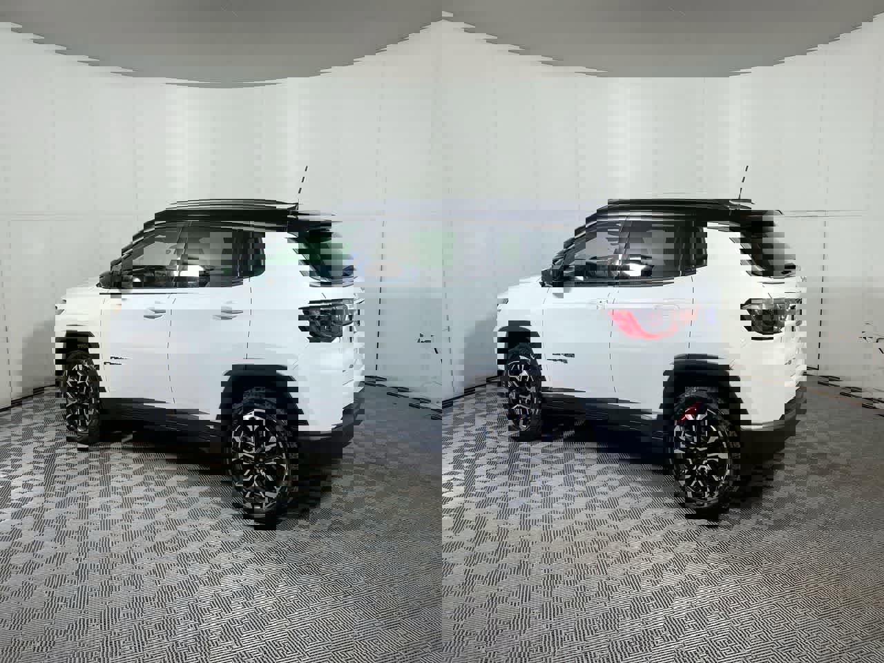 Used 2024 Jeep Compass Limited image 12