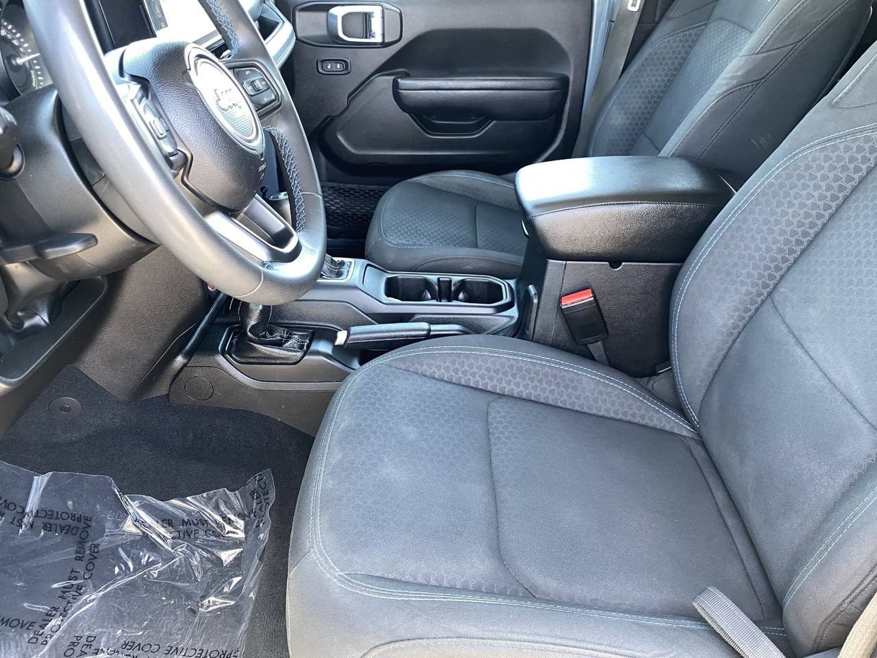 Used 2024 Jeep Wrangler Unlimited Rubicon 4xe AWD/4WD image 28