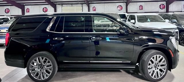 Used 2025 GMC Yukon Denali Ultimate w/ LPO, Floor Liner Package AWD/4WD image 2