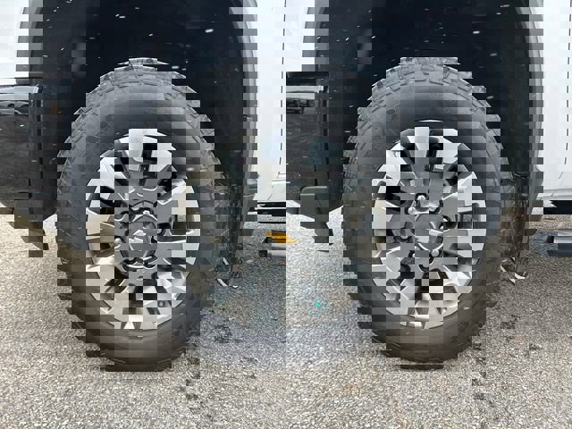 Used 2025 Chevrolet Silverado 2500 Custom w/ Custom Value Package AWD/4WD image 10