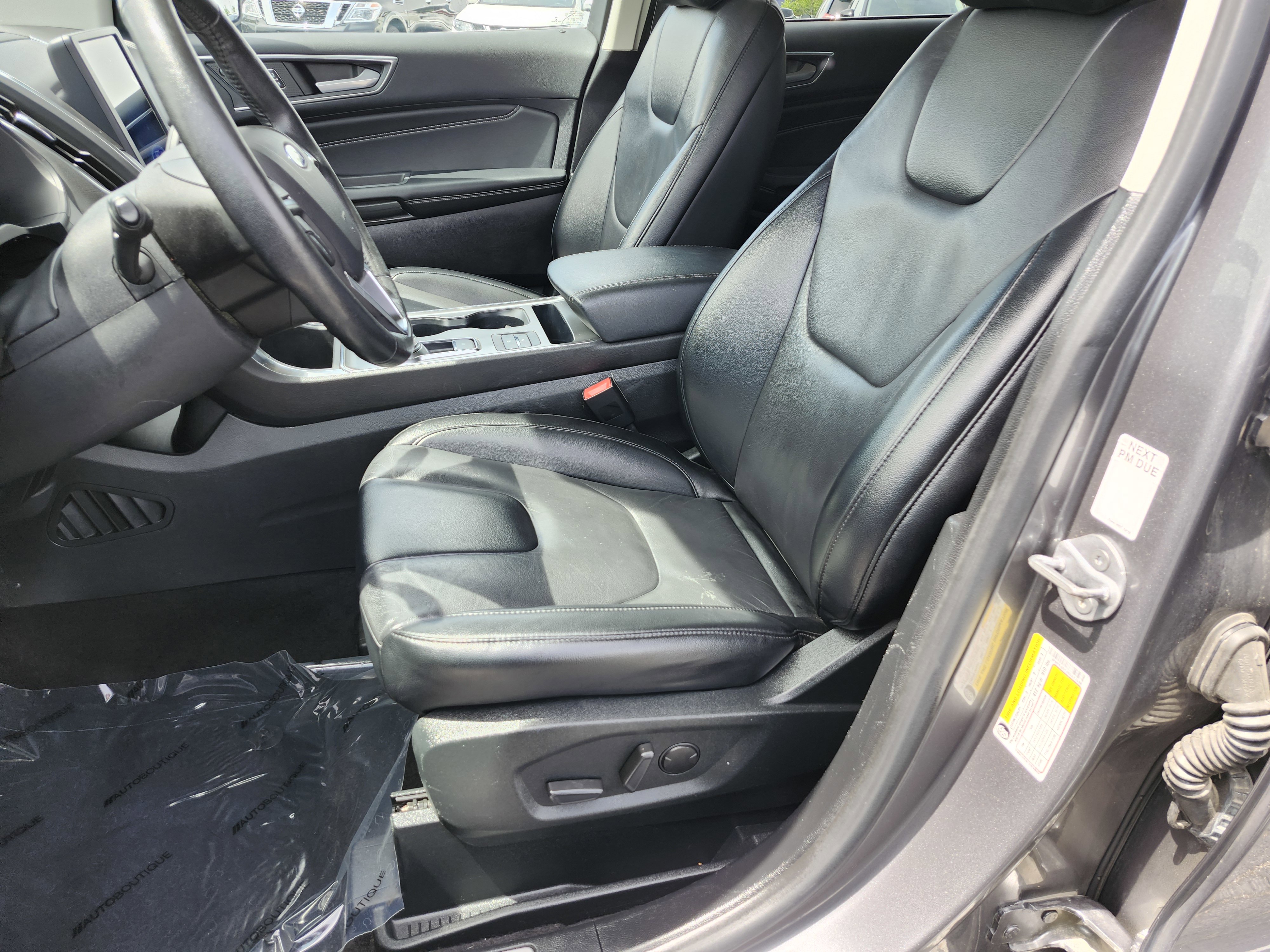 Used 2022 Ford Edge Titanium AWD/4WD image 25