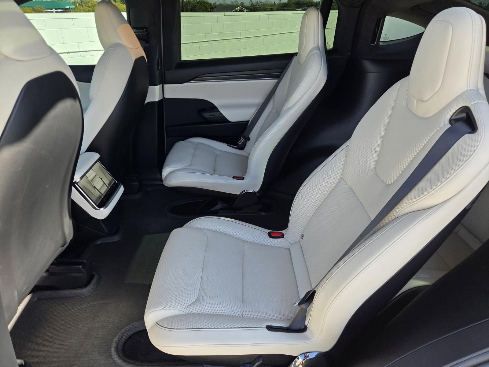 Used 2023 Tesla Model X Plaid image 21