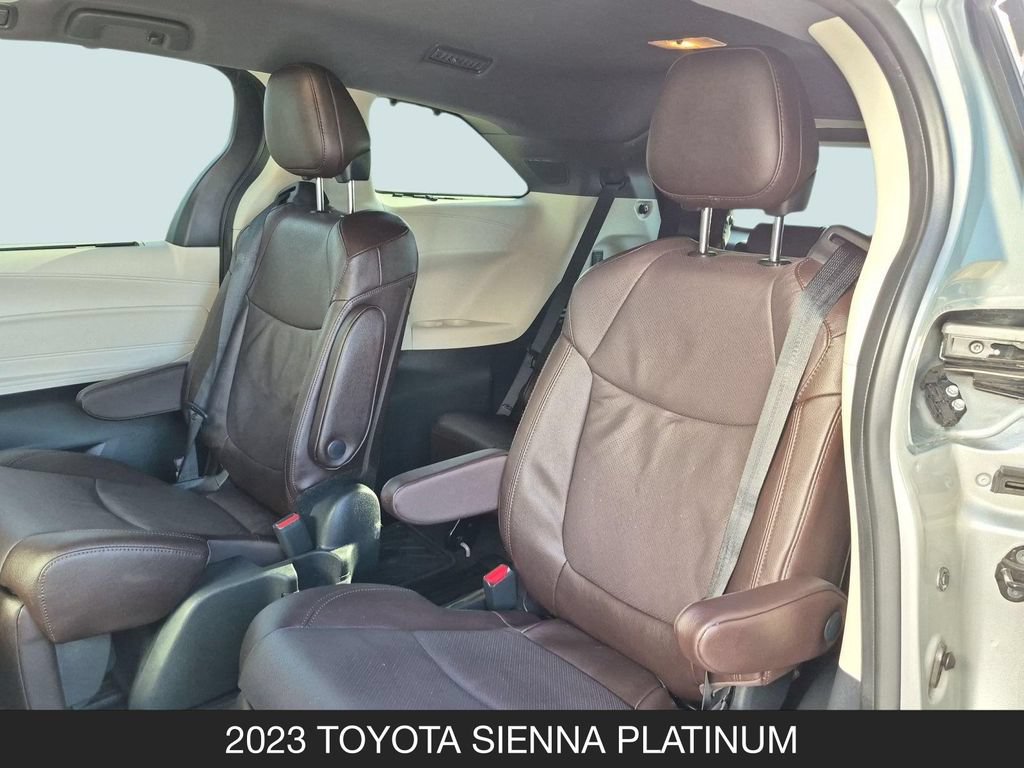 Used 2023 Toyota Sienna Platinum FWD image 17