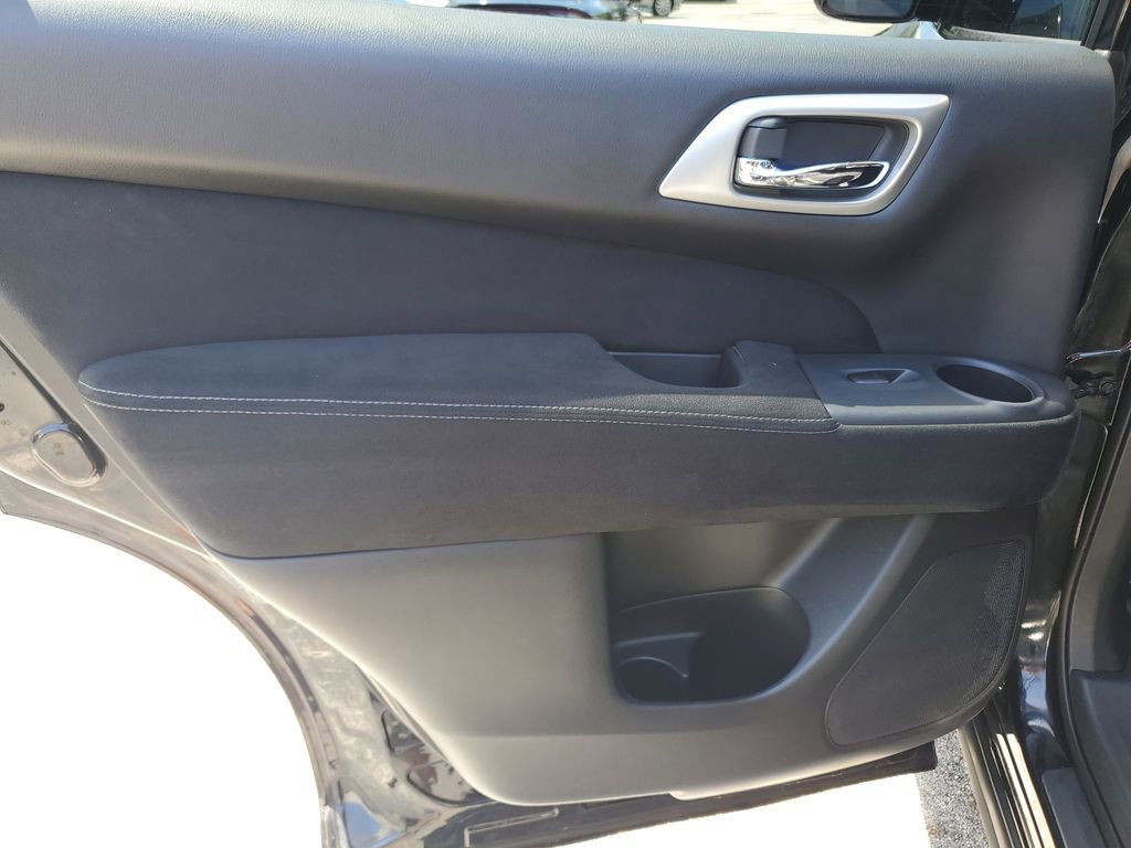 Used 2015 Nissan Pathfinder S FWD image 10