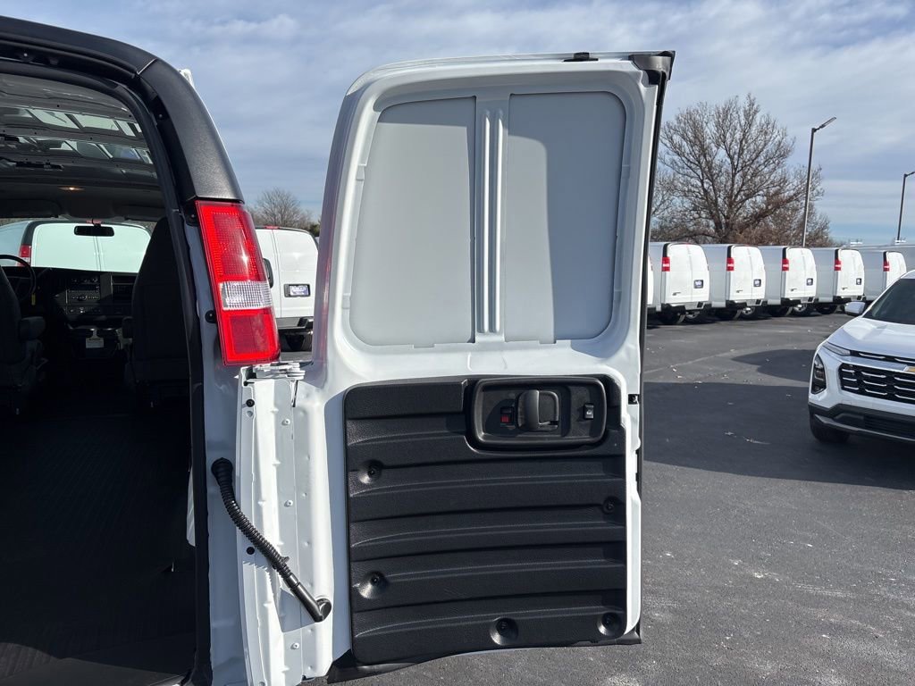 New 2025 Chevrolet Express 2500 w/ Driver Convenience Package image 30
