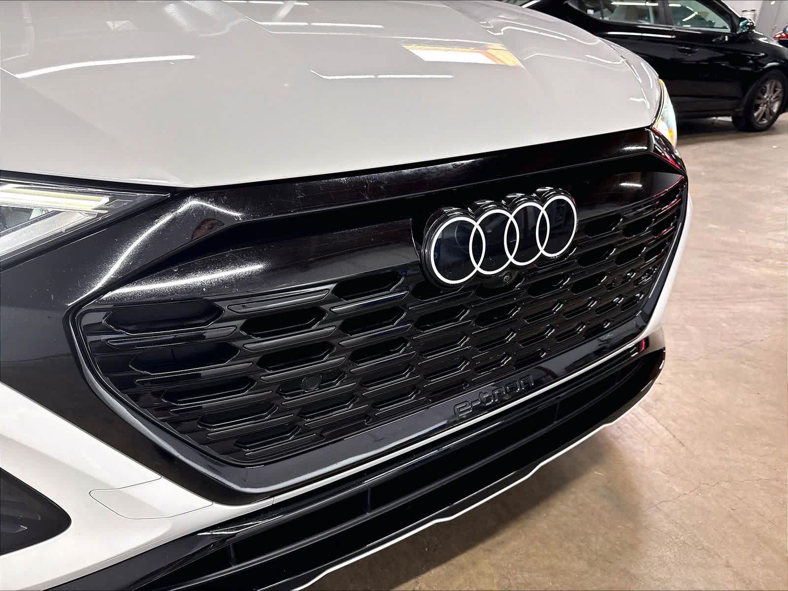Used 2024 Audi Q8 e-tron Premium Plus w/ Premium Plus Package AWD/4WD image 31