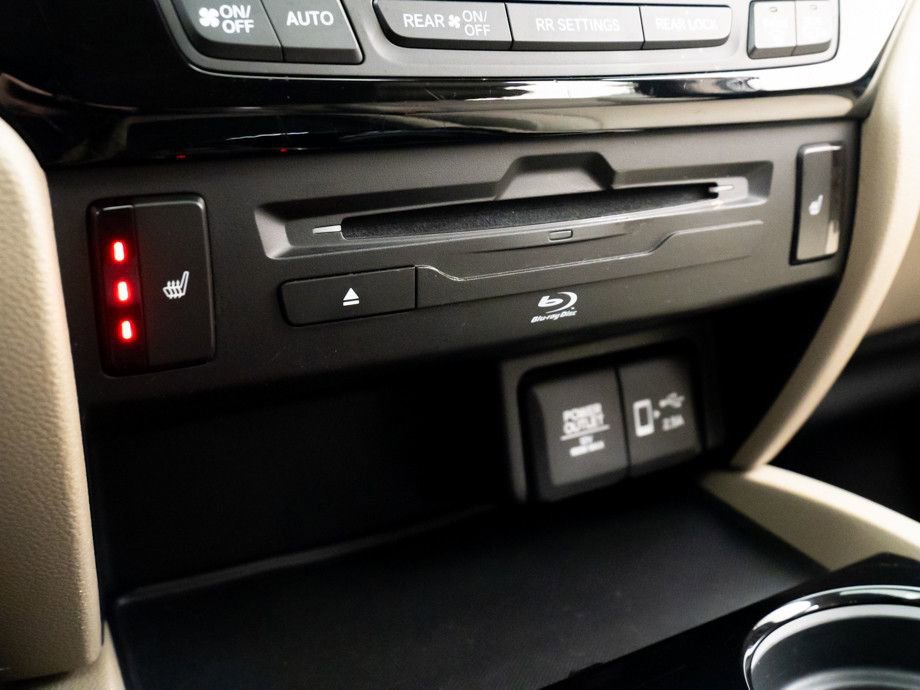 Certified 2021 Honda Pilot Touring image 29