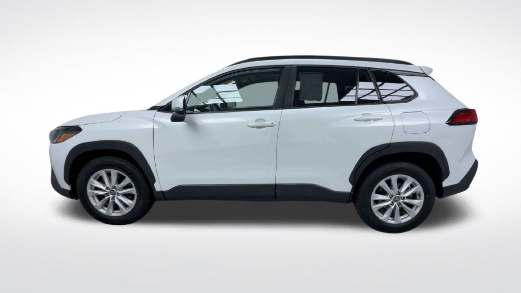 Certified 2023 Toyota Corolla Cross LE w/ Moonroof Package AWD/4WD image 5