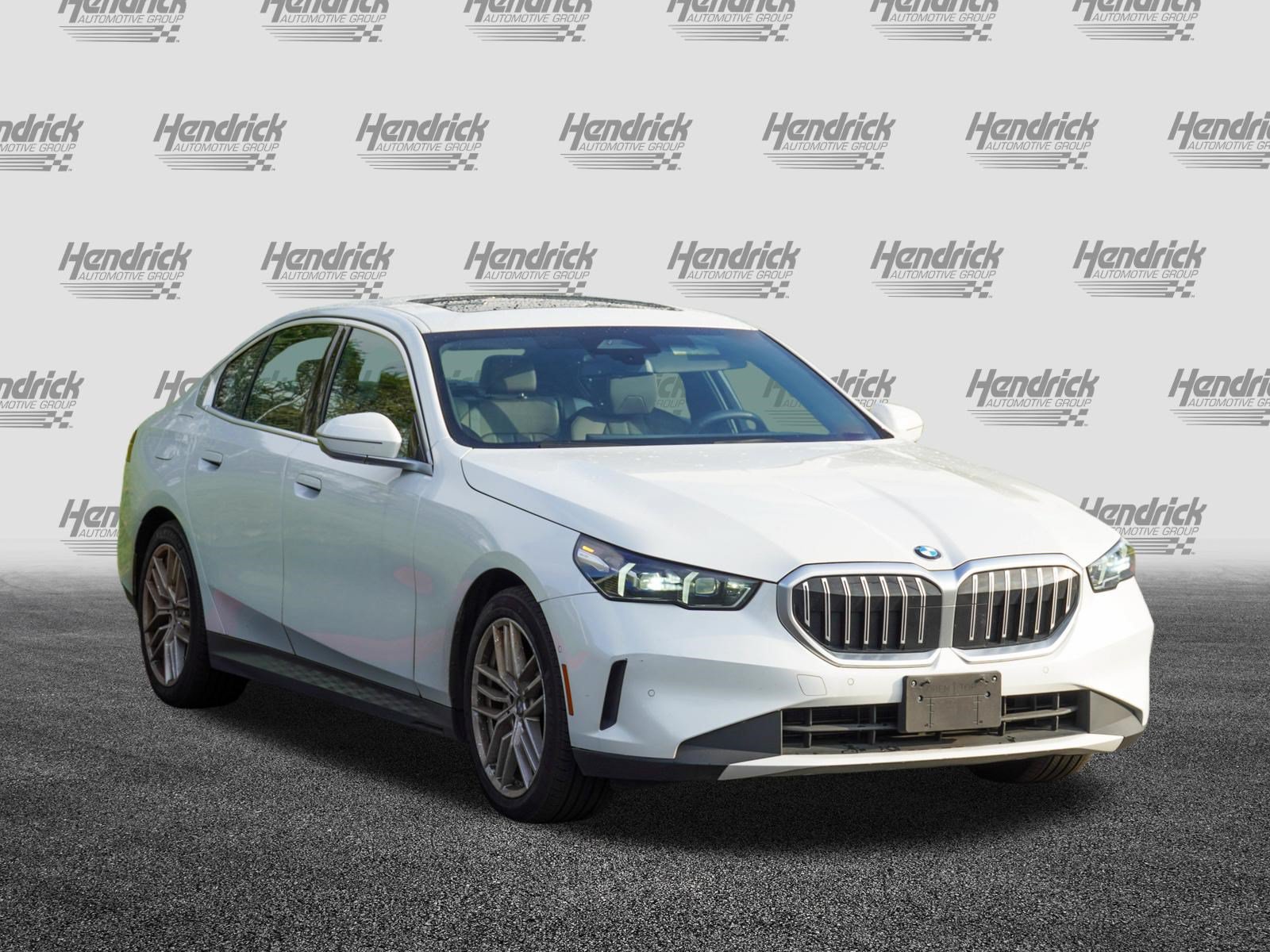 Certified 2024 BMW 530i xDrive w/ Convenience Package AWD/4WD image 2